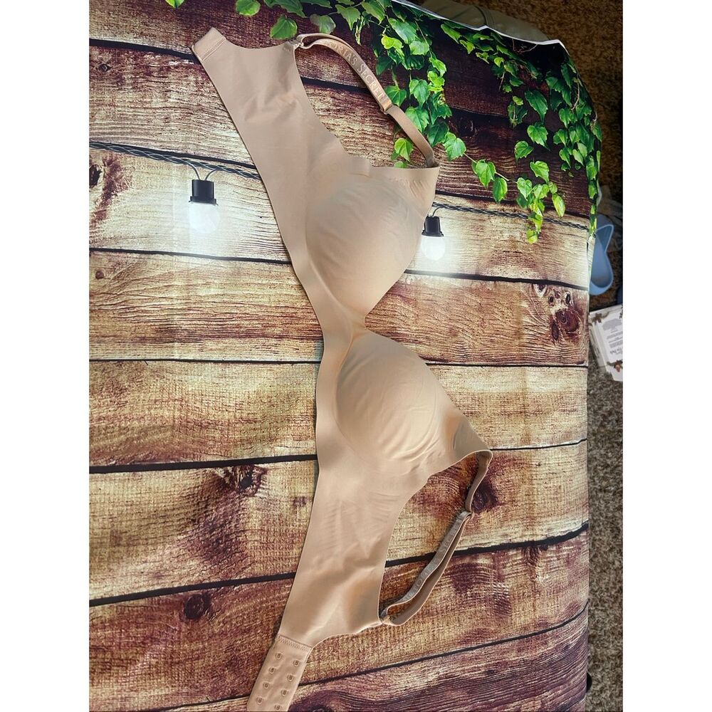 Victoria’s Secret Nude Push up Bra Size S